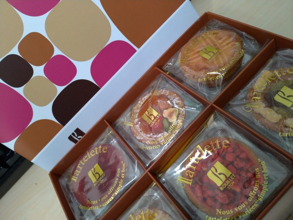またお菓子もらっちゃいました