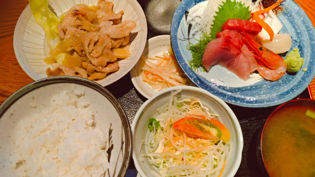 生姜焼きと刺し身