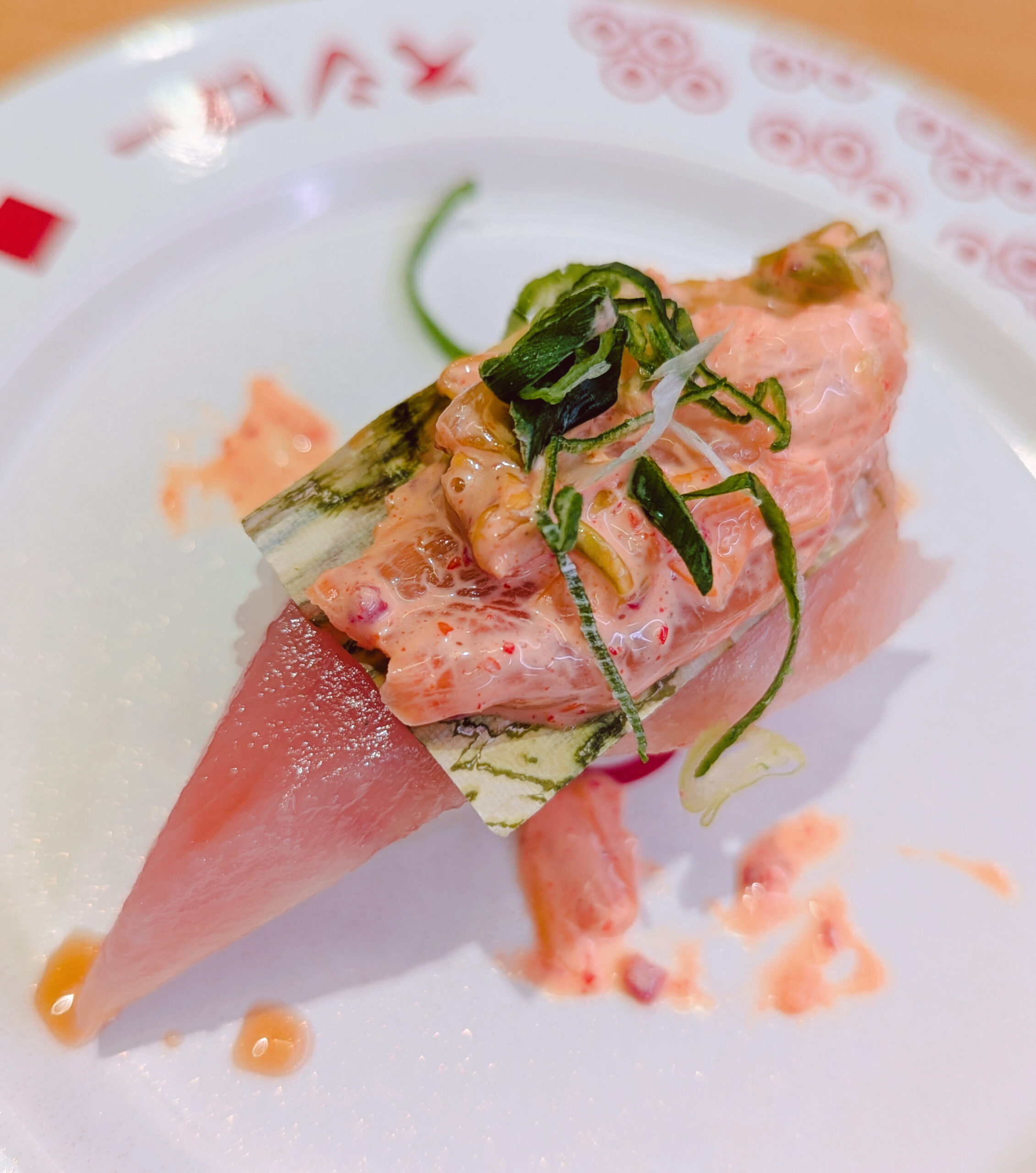 煮切り醤油漬けビン長キムチマヨのせ